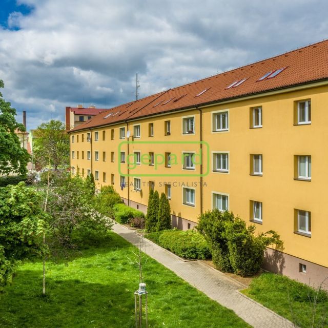 Fotografie nemovitosti - Byt 3+1, sklep, 65 m2, cihlový dům, možnost půdní vestavby, Pardubice-Zelené předměstí