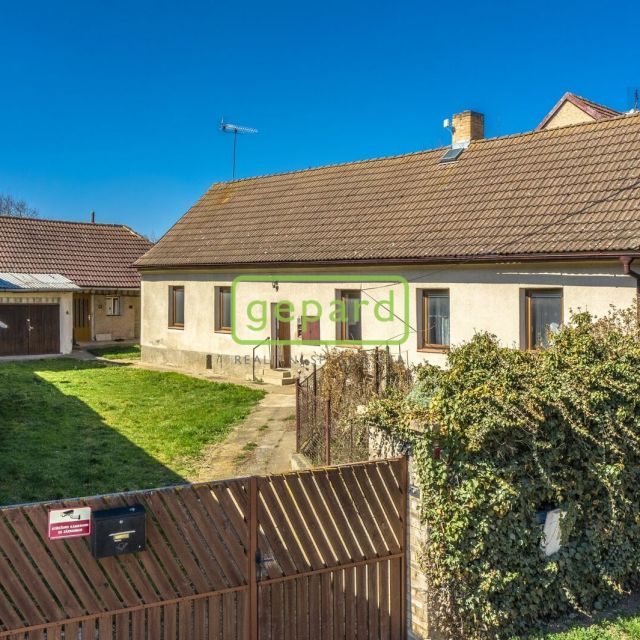 Fotografie nemovitosti - Rodinný dům 4+1+půda u rybníka, k rekonstrukci, klid, zahrada, dotace, Kuchařík