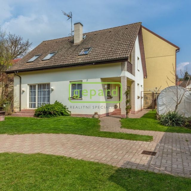 Fotografie nemovitosti - Rodinný dům 4kk+ samostatné 1kk , garáž, letní kuchyně, pozemek 479 m2, Přistoupim