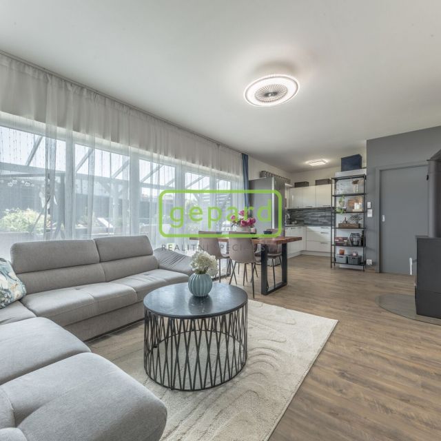 Fotografie nemovitosti - Prodej bytu 4+kk, vlastní zahrada, 2 parkovací místa, klid, skvělý stav, Jiřice, okres Nymburk