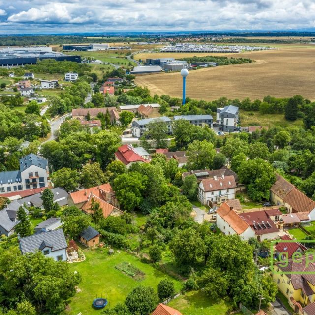 Fotografie nemovitosti - Prodej stavebního pozemku 1039 m2, klidné místo, Tuchoměřice -Kněžívka